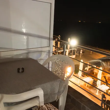 Aktis Sea View 公寓 Peraía